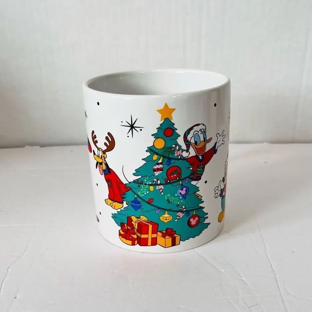Disney Mickey And Friends Winter Scene Mug   16 Oz
